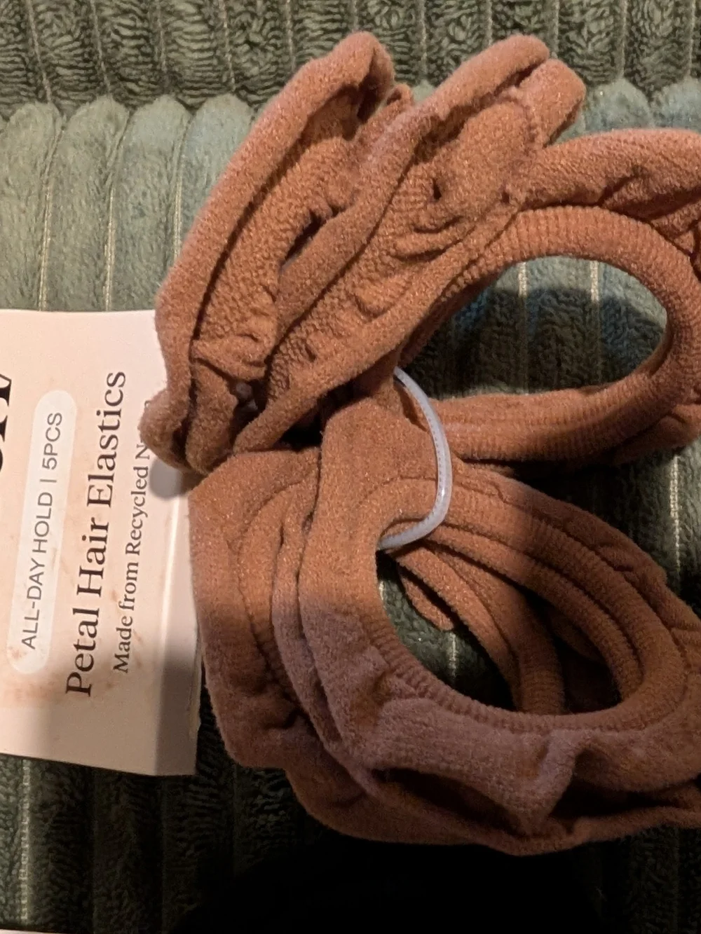 🦋 2 Kitsch Petal Hair Elastics - Black & Brown (5pcs each)